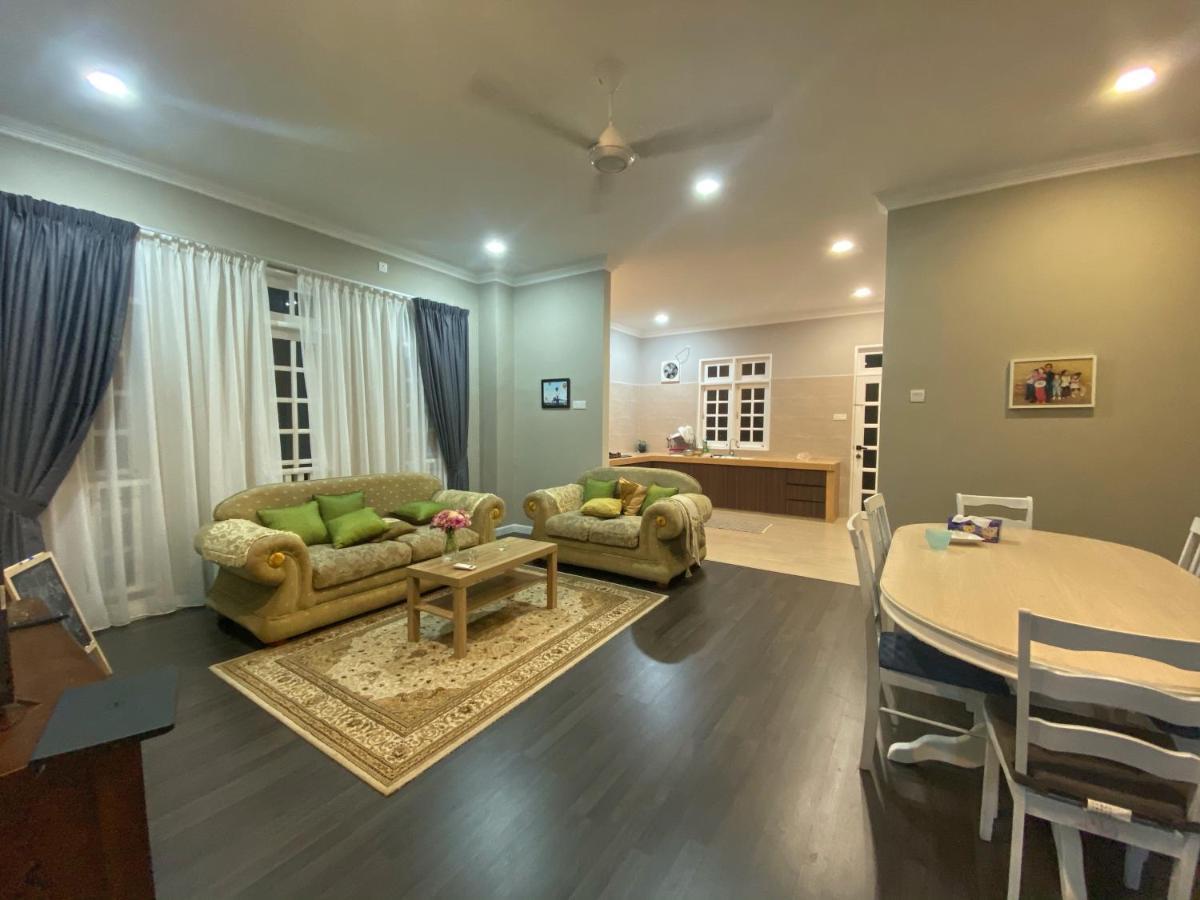 Shafickza Guesthouse Kuala Terengganu Buitenkant foto