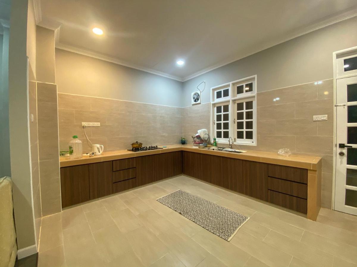 Shafickza Guesthouse Kuala Terengganu Buitenkant foto